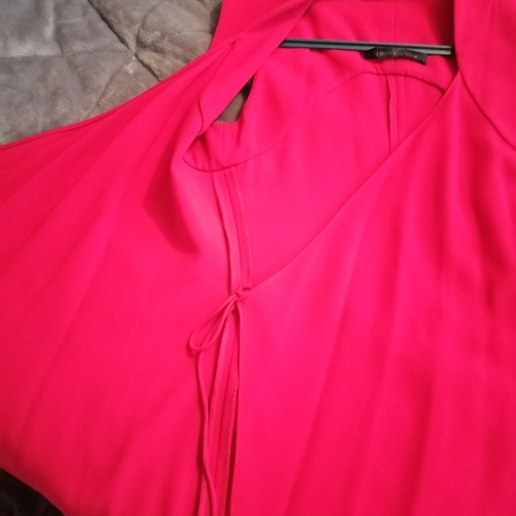 Red asymmetrical wrap dress - Picture 7 of 8